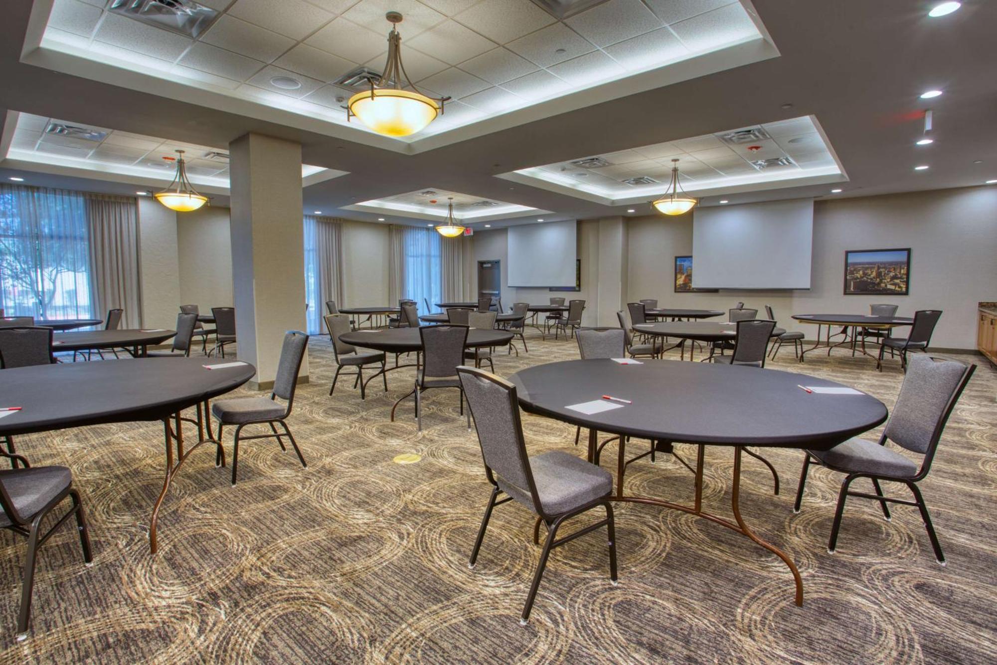 Drury Inn&suites Near La Cantera