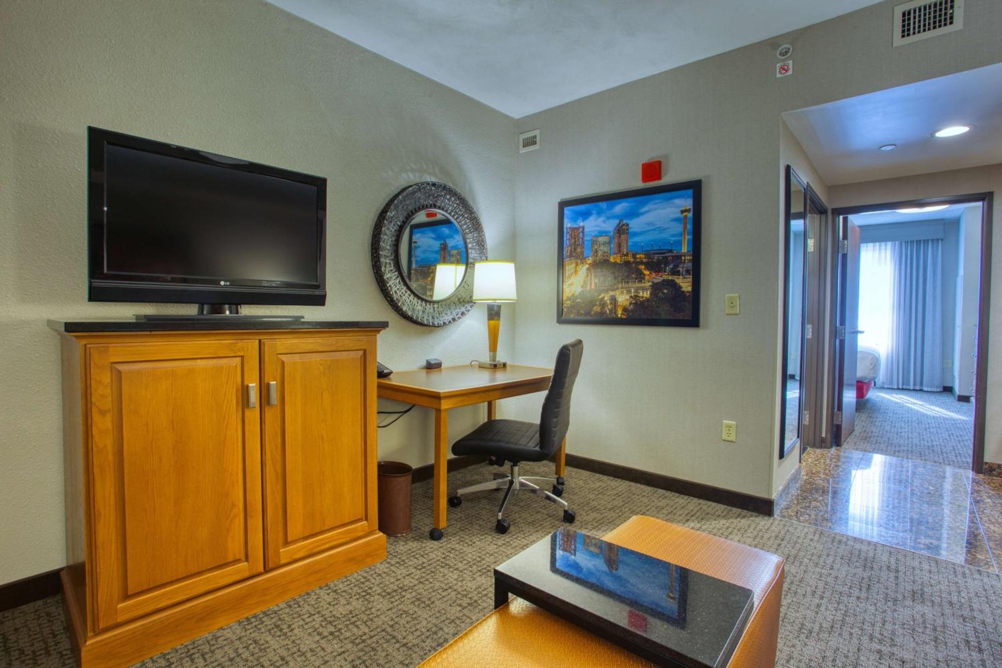 Drury Inn&suites Near La Cantera 3*