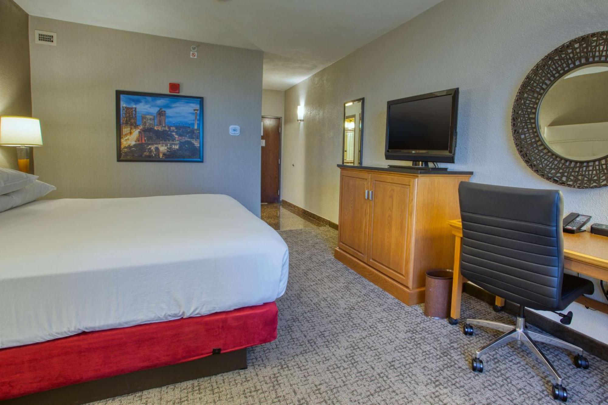 Drury Inn&suites Near La Cantera 3*
